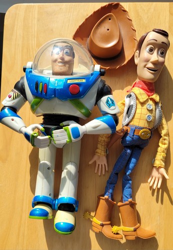 Woody buzz lightyear toy - buzz,